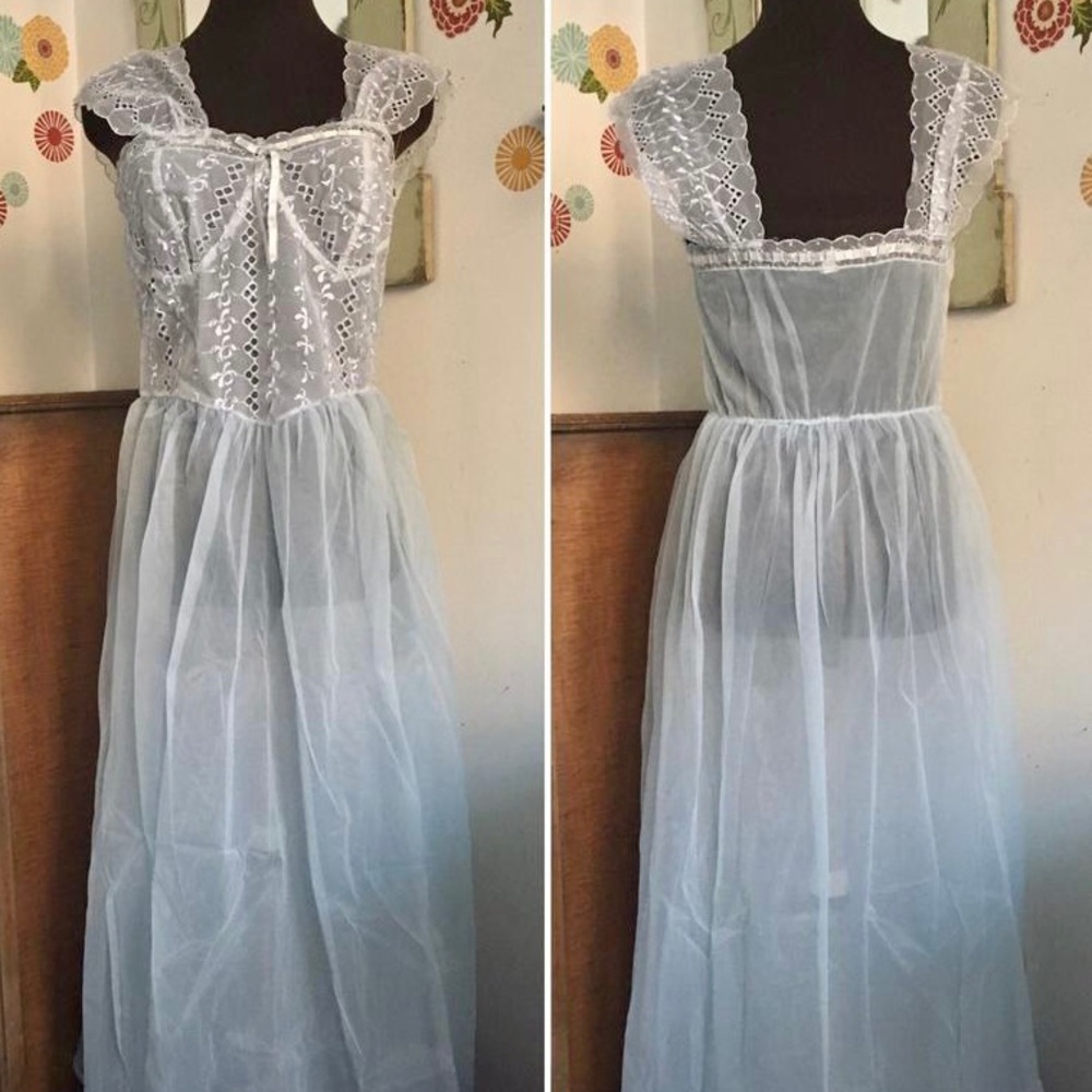Vtg 60s Soft Icy Baby Blue Negligee/Princess Slip